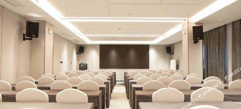 丽橙·悦酒店(武汉工程科技学院北华街地铁站店)图片