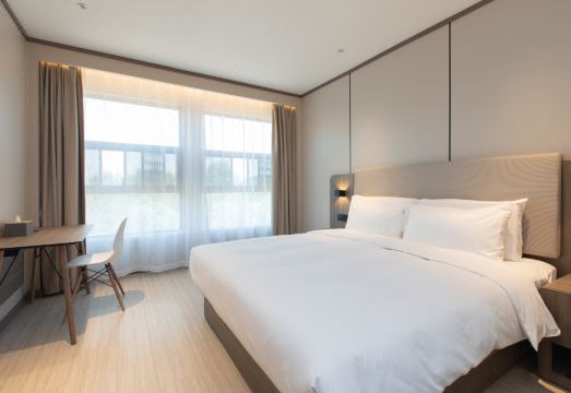 HanTing Hotel (Laohekou Lihua Avenue) Hotel Overview