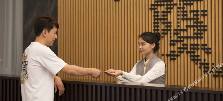 建国璞隐酒店(长春万象城人民广场地铁站店)图片