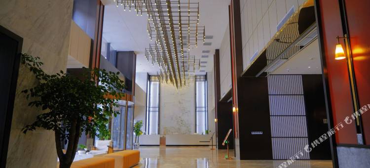 宝兴夹金山大酒店图片