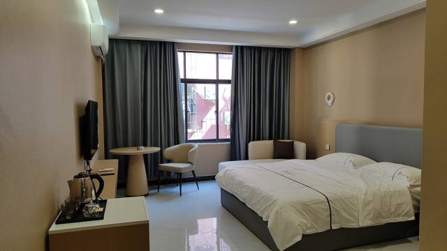 东莞万悦精品公寓(寮步凫山店)