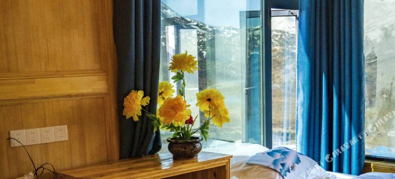 八宿县来古云之端大酒店图片