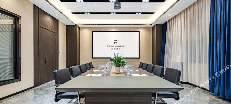 奎屯丽呈酒店(驿马巷旅游文化街区市政府店)图片