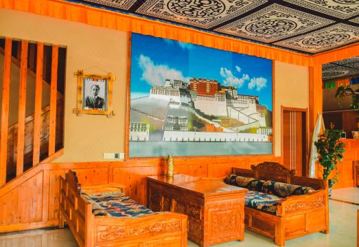 Zhuoni Mountain Ancient Homestay Hotel Overview