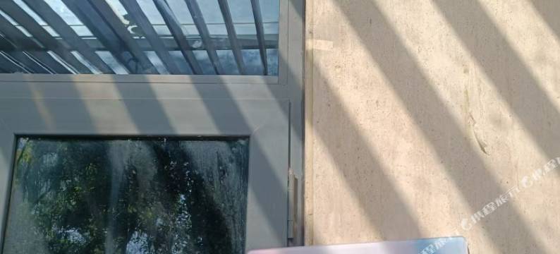 绍兴男生躺平民宿(东江小区店)图片