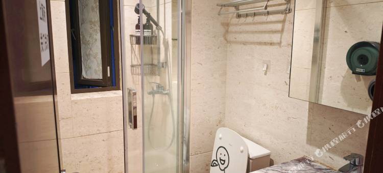 深圳月亮屋·云边全女生青旅(深圳北站店)图片