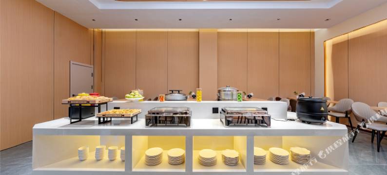 恒邦智慧影视酒店(大理高铁站洱海公园店)图片