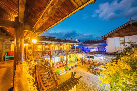 丽江春天里客栈