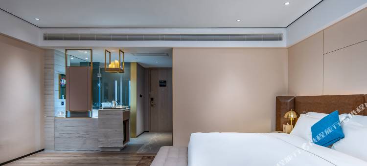 宜尚PLUS酒店(连云港高铁站盐河古巷店)图片