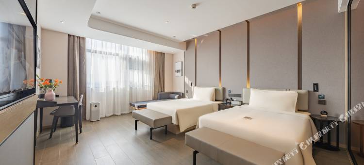 昆山长江北路宝裕广场亚朵酒店图片