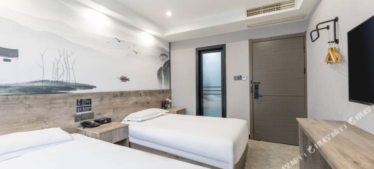 花居雅舍酒店(湖州织里众盛广场店)图片