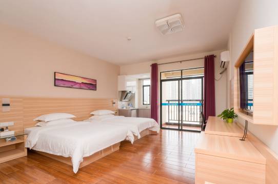 柏敦王冠假日公寓(清远顺盈时代广场店)