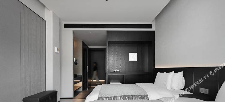 LIA力亚酒店(深圳前海宝安中心翻身地铁站店)图片