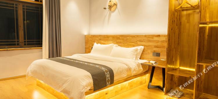 理县木林秋山涧民宿图片