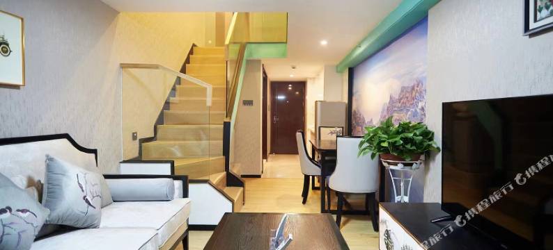 华俊LOFT国际公寓(深圳北站店)图片