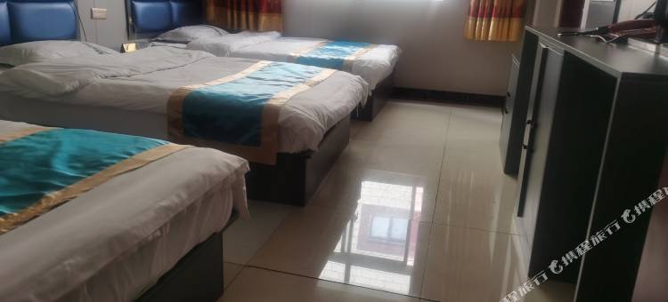 丁青宏鑫商务大酒店图片