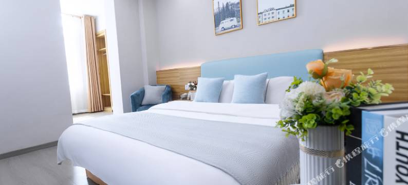 瑞丽风尚酒店(丰城市市政府店)图片