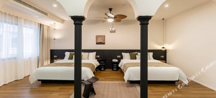 这里•HERE主题设计民宿(安顺学院南马广场店)图片