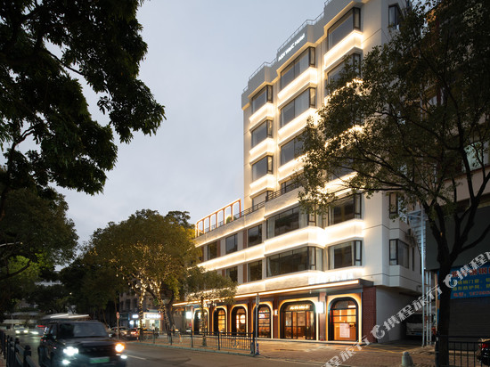 爱迪·维C酒店(珠海情侣中路万象汇店)