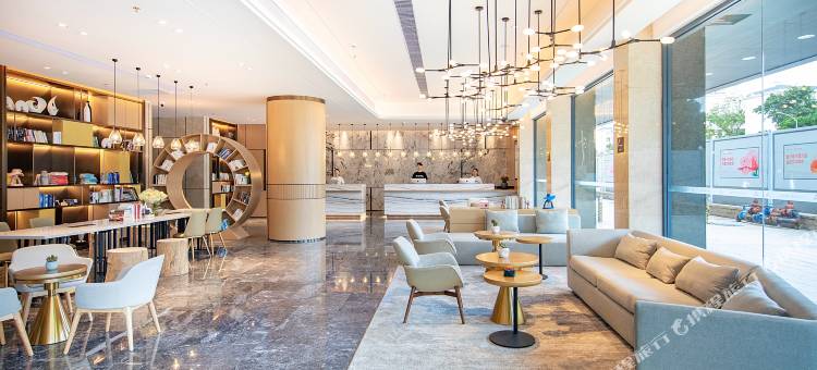 深圳华强北体育中心亚朵酒店图片