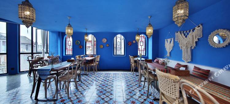 丹尼亚精品民宿(乐山高铁站店)图片