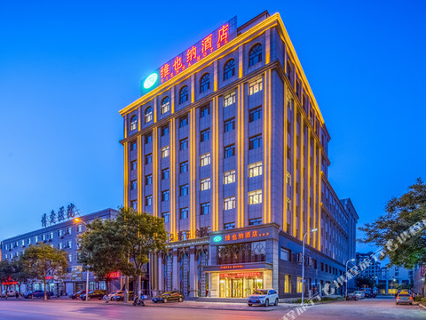 维也纳酒店(鞍山台安胜利路店)