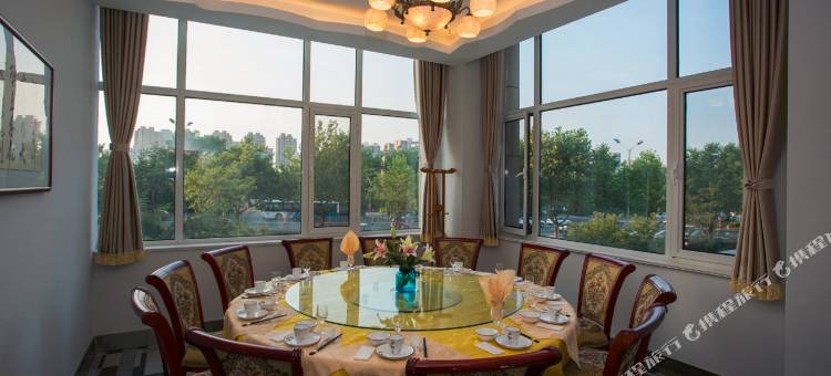 如家睿柏·云酒店(青岛西海岸新区政府世博城店)图片