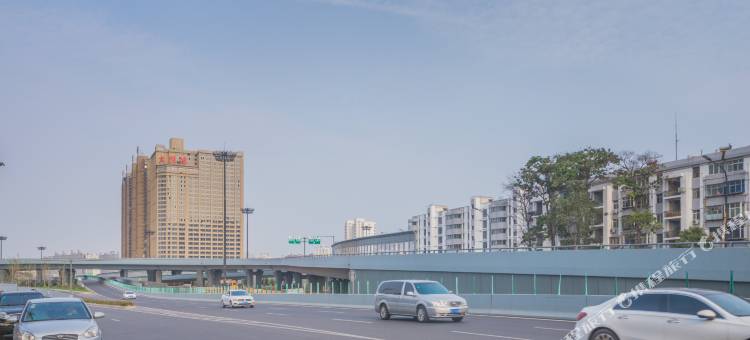 7天优品Premium(洛阳火车站王城公园店)图片