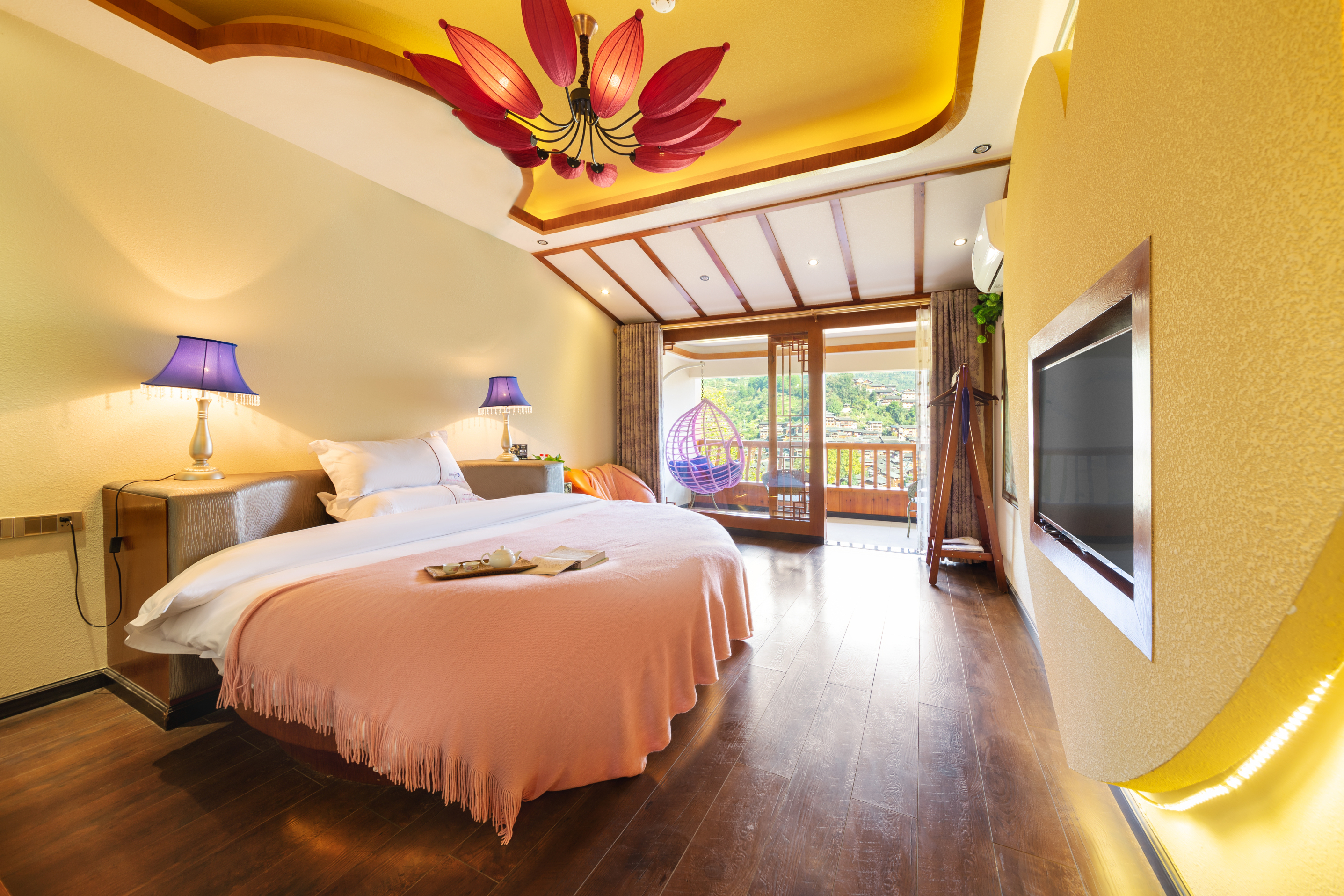 Qingdiao Theme Hotel (Xijiang Qianhu Miao Village Observation Deck) Over view