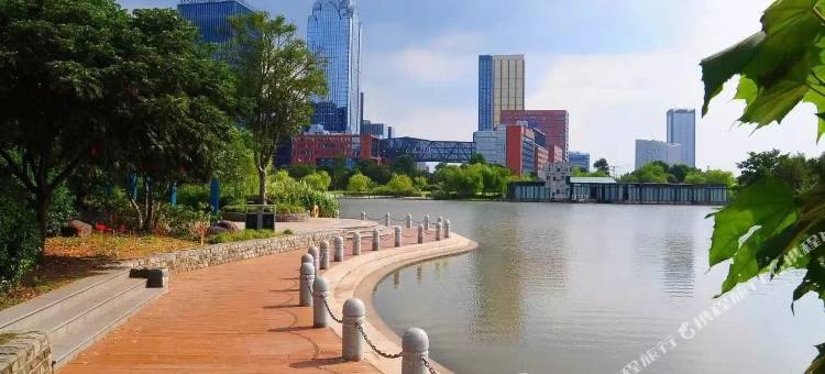 泊宁创想酒店(宁波罗蒙环球城店)图片