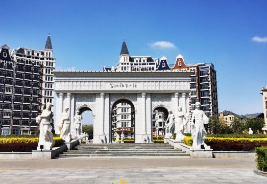 阜新宝地温泉小镇外景图