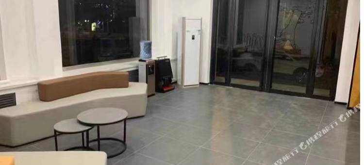 IU酒店(涿州华阳路京地银座店)图片