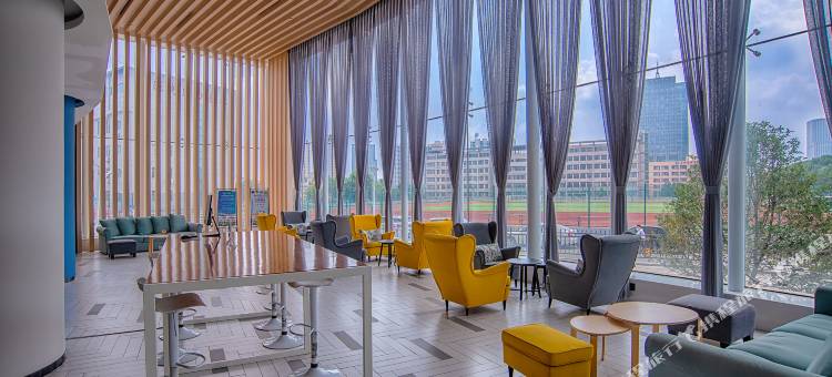 泰安中心智选假日酒店图片