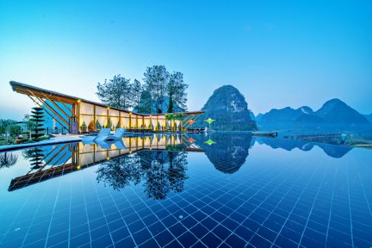 阳朔发呆悬空温泉轻奢极景酒店预订价格,联系电话位置地址【携程酒店