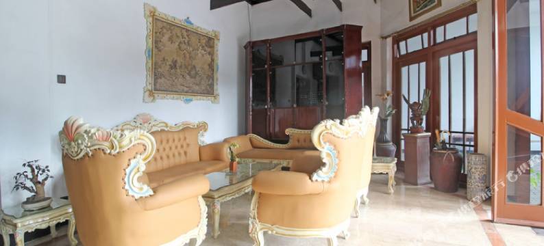 红多兹高级酒店-塔曼西斯瓦3(RedDoorz Plus @ Taman Siswa 3)图片