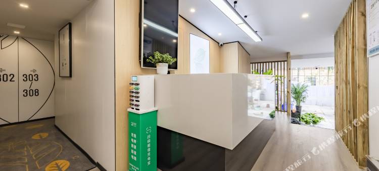 青季酒店MINI(交三桥地铁站昆明老街店)图片