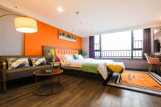 橙子民宿(武汉星悦湾畔国际博览中心店)