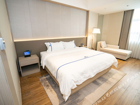 廉江云上春晖酒店