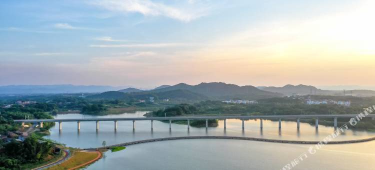 花筑·庐逸香村(九江庐山北海度假区店)图片