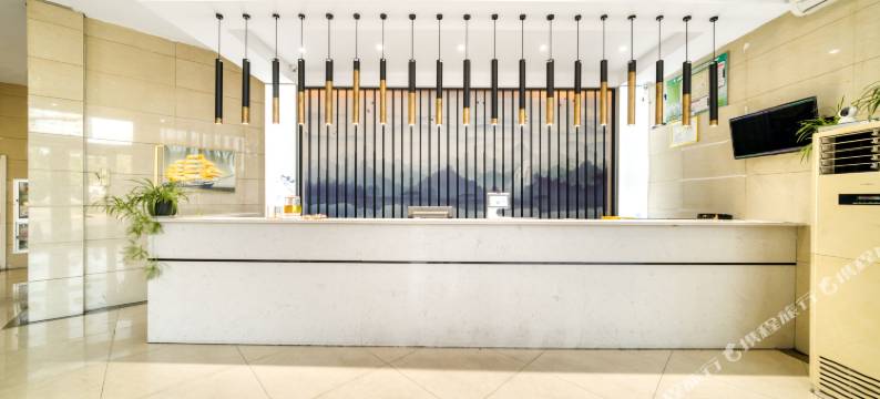怡佳精品酒店(余姚站华润五彩城店)图片