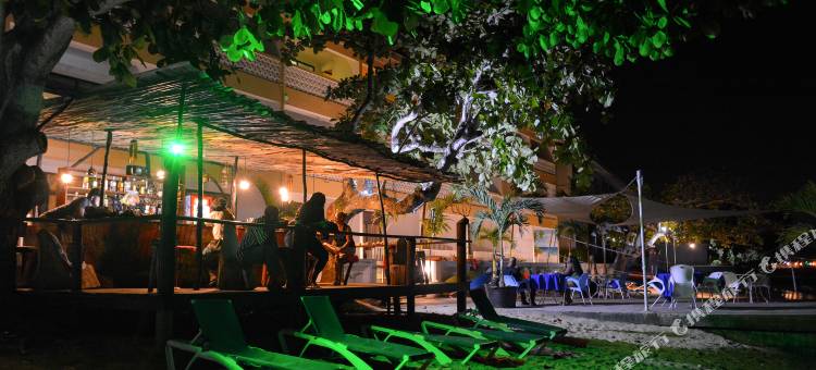 沙滩和日晒海滩酒店(Sand and Tan Beach Hotel)图片