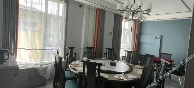 称多曲喀大酒店图片