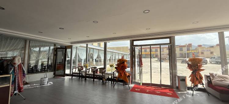 青海湖观山知湖酒店图片