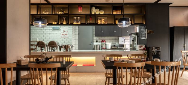 YUDO STELLAR雨朵酒店(草海站中央步行街店)图片