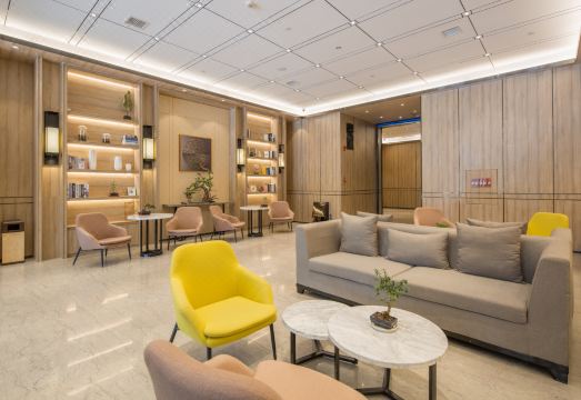 Yue Hotel (Yulin Rong County Xiujiangqiao) Hotel Overview