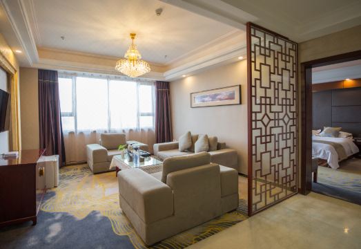 Huadong HotelHotel Overview