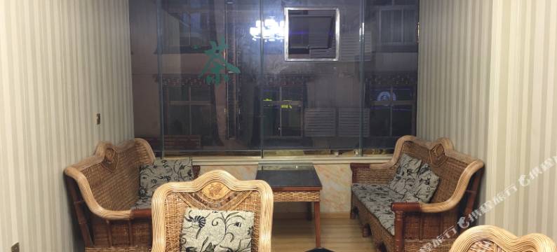 丹巴南河美谷主题酒店图片