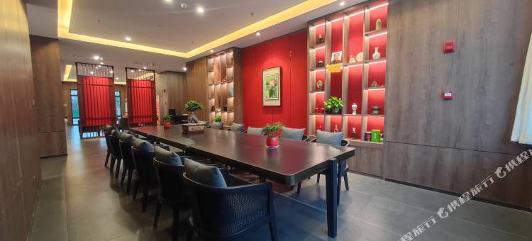 贵德景熙假日酒店图片