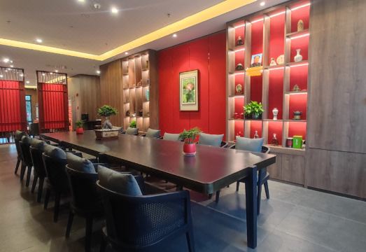 Holiday Inn Guide Jingxi Hotel Overview