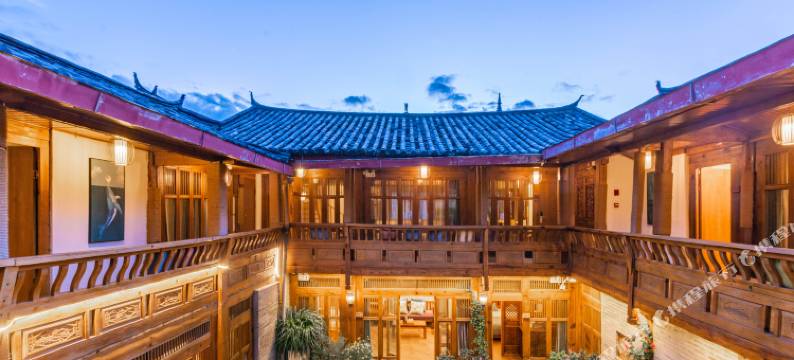 林森有鹿·日照金山雪山观景民宿(丽江古城木府店)图片